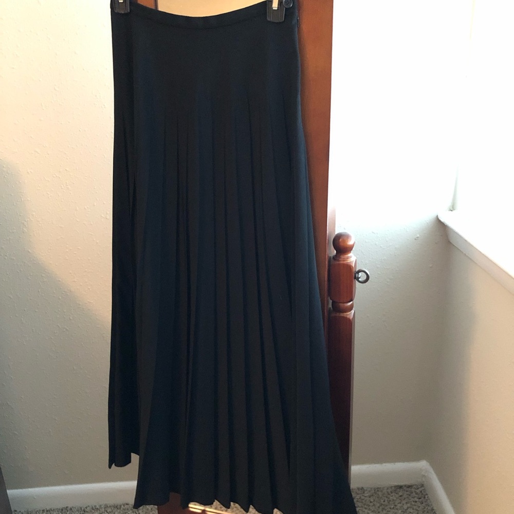Pleated maxi skirt